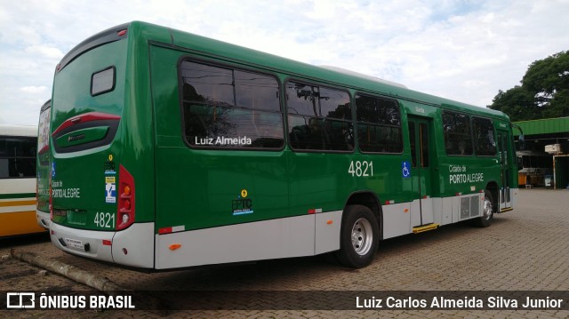 Auto Viação Presidente Vargas 4821 na cidade de Porto Alegre, Rio Grande do Sul, Brasil, por Luiz Carlos Almeida Silva Junior. Número da foto: #11521662.