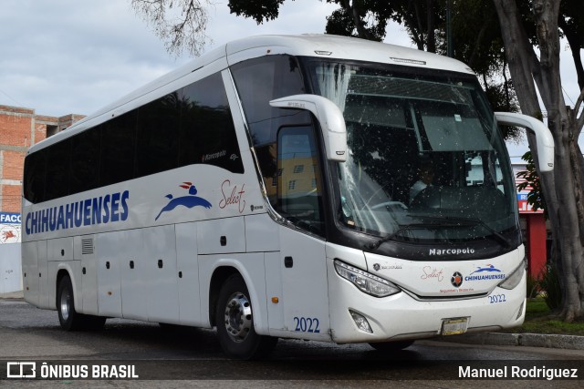 Transportes Chihuahuenses 2022 na cidade de León, Guanajuato, México, por Manuel Rodriguez. Número da foto: #11521907.