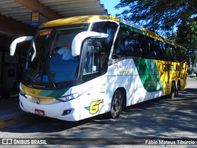 Empresa Gontijo de Transportes 19565 na cidade de Três Corações, Minas Gerais, Brasil, por Fábio Mateus Tibúrcio. ID da foto: 11620596.