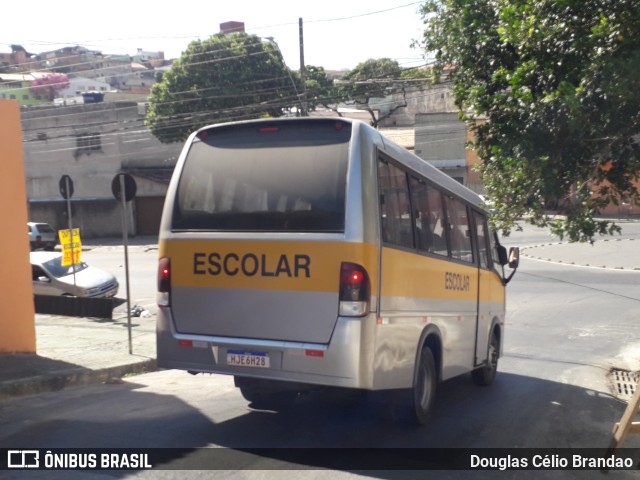 Escolares 6H28 na cidade de Belo Horizonte, Minas Gerais, Brasil, por Douglas Célio Brandao. Número da foto: #11621549.