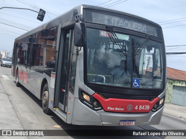 Express Transportes Urbanos Ltda 4 8439 na cidade de São Paulo, São Paulo, Brasil, por Rafael Lopes de Oliveira. ID da foto: 11622298.