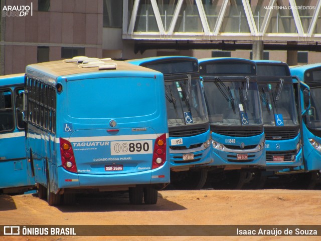 Taguatur - Taguatinga Transporte e Turismo 06890 na cidade de Taguatinga, Distrito Federal, Brasil, por Isaac Araújo de Souza. Número da foto: #11620670.
