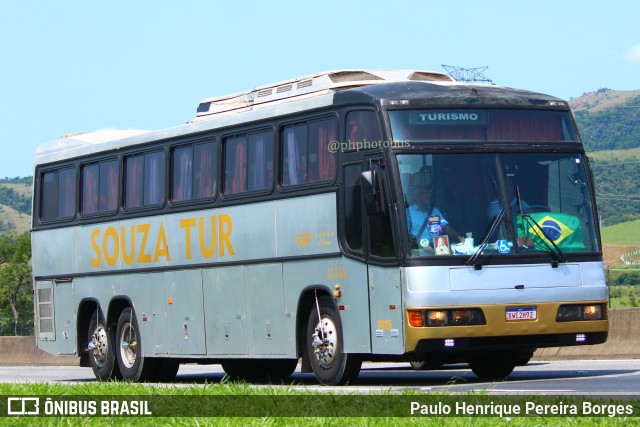 Souza Tur 1015 na cidade de Roseira, São Paulo, Brasil, por Paulo Henrique Pereira Borges. Número da foto: #11622355.