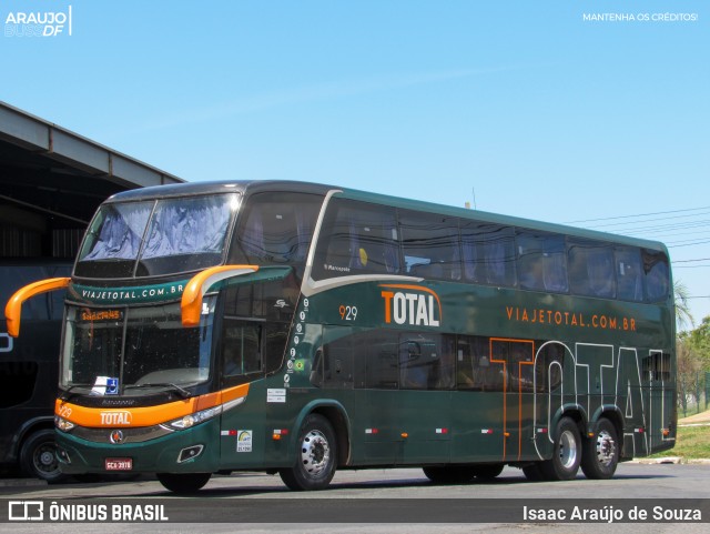 Viação Total 929 na cidade de Taguatinga, Distrito Federal, Brasil, por Isaac Araújo de Souza. Número da foto: #11620668.