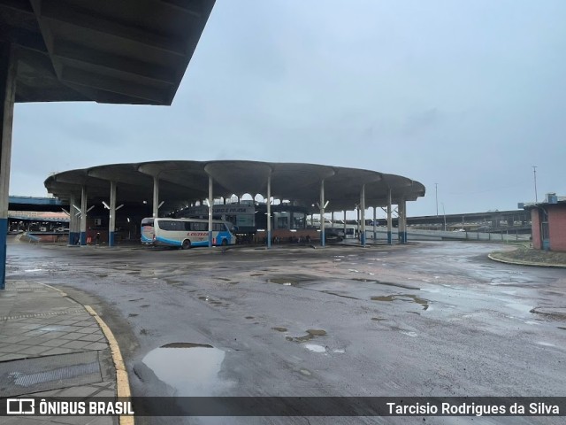 Terminais Rodoviários e Urbanos  na cidade de Porto Alegre, Rio Grande do Sul, Brasil, por Tarcisio Rodrigues da Silva. ID da foto: 11627593.