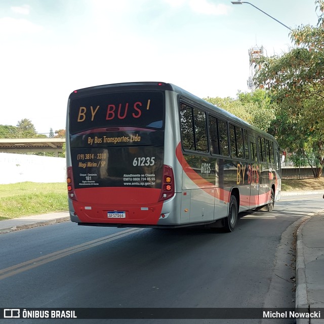 By Bus Transportes Ltda 61235 na cidade de Jandira, São Paulo, Brasil, por Michel Nowacki. ID da foto: 11630705.