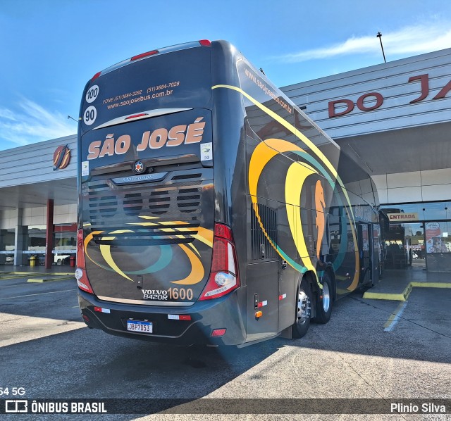 Expresso São José 1600 na cidade de Sombrio, Santa Catarina, Brasil, por Plinio Silva. ID da foto: 11634552.