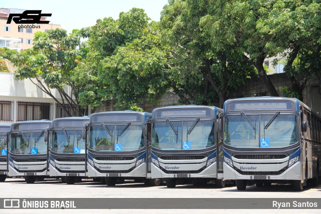 São Cristóvão Transportes  na cidade de Belo Horizonte, Minas Gerais, Brasil, por Ryan Santos. ID da foto: 11589440.