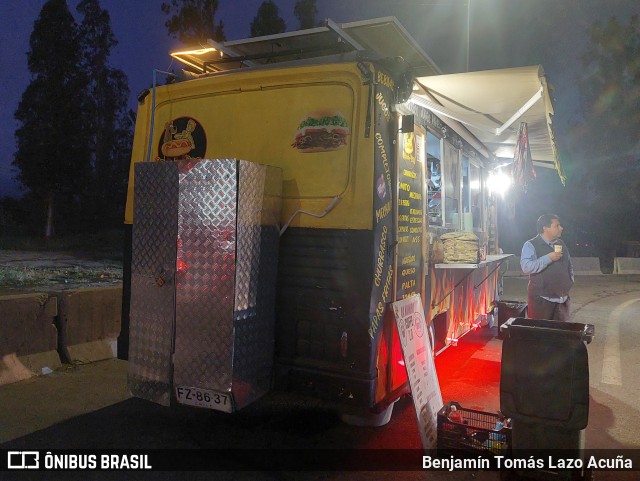 Autobuses sin identificación - Chile FOODTRUCK - SCOOBY DOG na cidade de Casablanca, Valparaíso, Valparaíso, Chile, por Benjamín Tomás Lazo Acuña. Número da foto: #11642202.