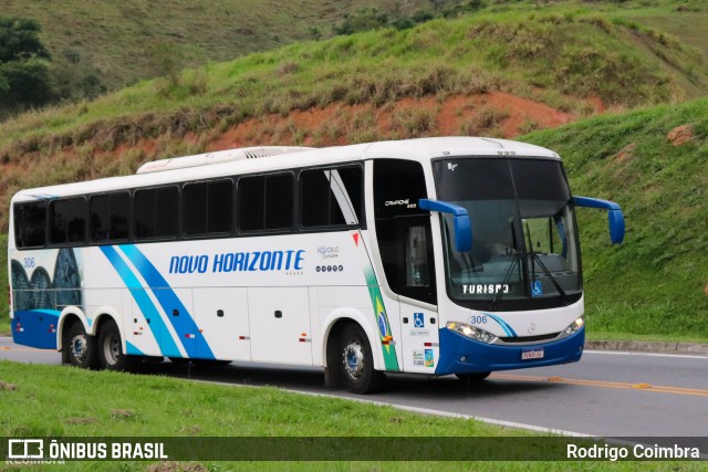Viação Novo Horizonte 306 na cidade de Aparecida, São Paulo, Brasil, por Rodrigo Coimbra. Número da foto: #11641801.