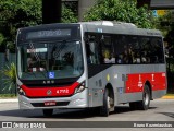 Pêssego Transportes 4 7112 na cidade de São Paulo, São Paulo, Brasil, por Bruno Kozeniauskas. Número da foto: #:id.