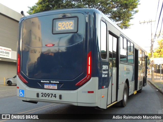 Viação São Geraldo 20974 na cidade de Belo Horizonte, Minas Gerais, Brasil, por Adão Raimundo Marcelino. ID da foto: 11647279.