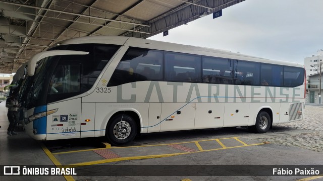 Auto Viação Catarinense 3325 na cidade de Balneário Camboriú, Santa Catarina, Brasil, por Fábio Paixão. ID da foto: 11647445.