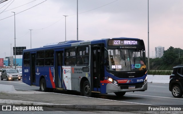 Empresa de Ônibus Vila Galvão 30.678 na cidade de São Paulo, São Paulo, Brasil, por Francisco Ivano. ID da foto: 11651843.