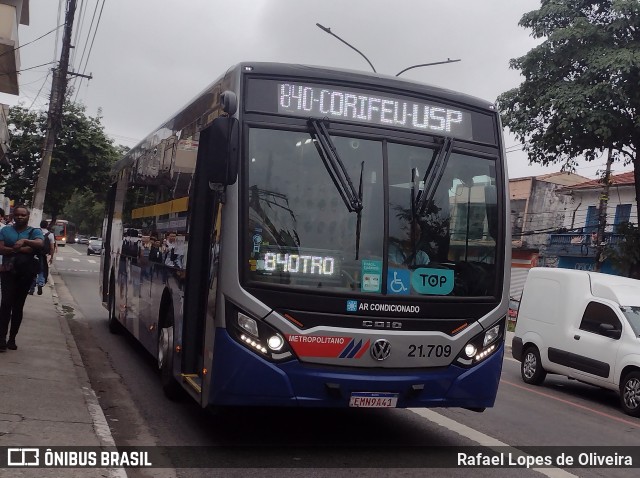 Viação Osasco 21.709 na cidade de São Paulo, São Paulo, Brasil, por Rafael Lopes de Oliveira. ID da foto: 11650668.