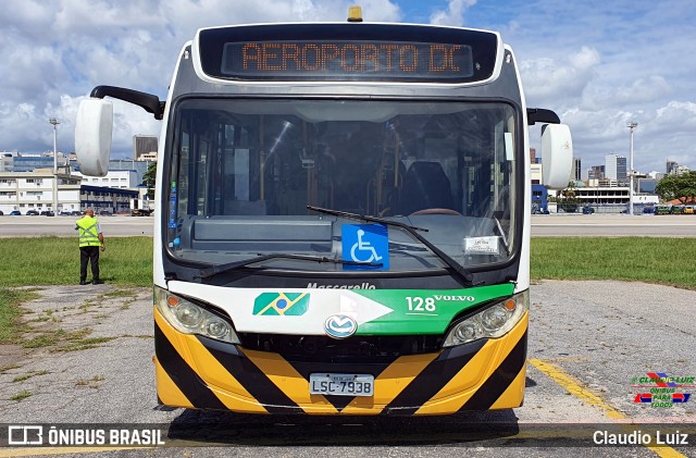 Infraero Aeroportos Brasileiros 128 na cidade de Rio de Janeiro, Rio de Janeiro, Brasil, por Claudio Luiz. ID da foto: 11651430.