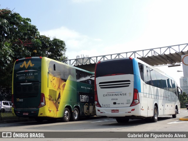 Auto Viação Catarinense 3450 na cidade de São Paulo, São Paulo, Brasil, por Gabriel de Figueiredo Alves. Número da foto: #11651880.