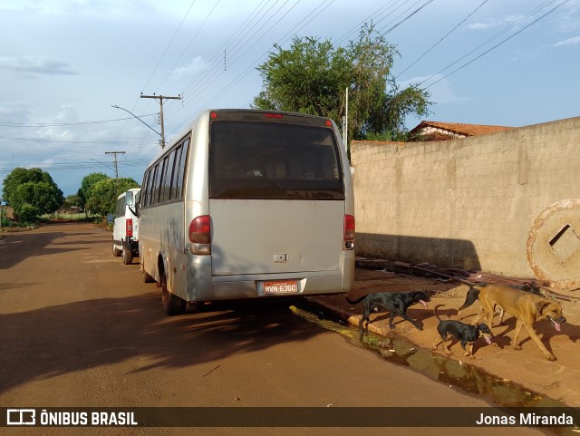 Seline Pérola Serviços e Transportes  na cidade de Inaciolândia, Goiás, Brasil, por Jonas Miranda. ID da foto: 11652833.