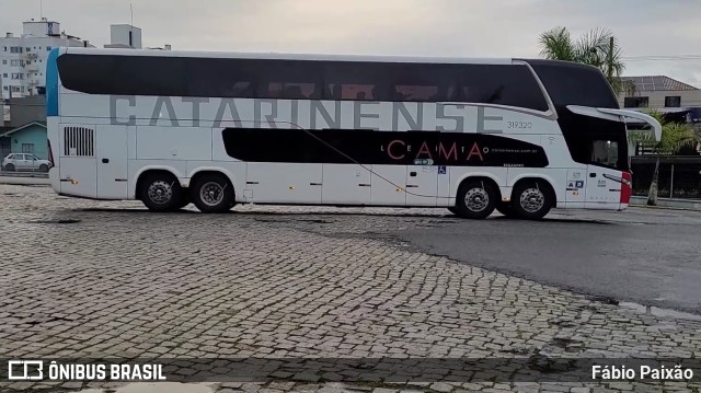 Auto Viação Catarinense 319320 na cidade de Balneário Camboriú, Santa Catarina, Brasil, por Fábio Paixão. Número da foto: #11655743.