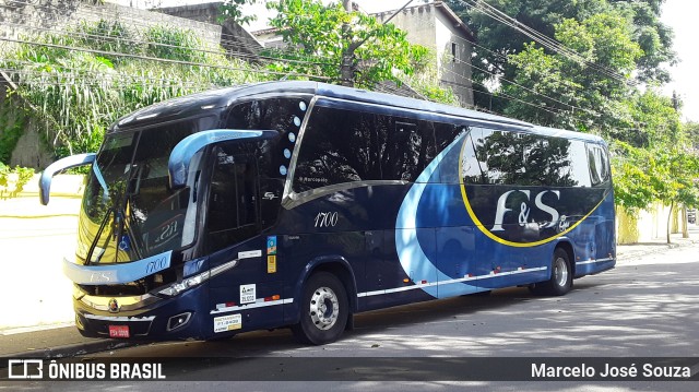 F&S Bus - Ferreira & Stefanini Locadora e Turismo 1700 na cidade de São José dos Campos, São Paulo, Brasil, por Marcelo José Souza. ID da foto: 11656705.