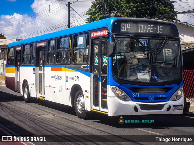 Transportadora Globo 371 na cidade de Recife, Pernambuco, Brasil, por Thiago Henrique. Número da foto: #11657974.