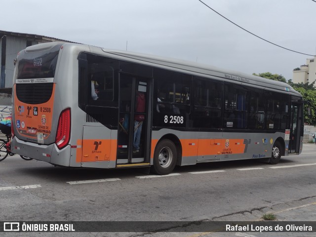 Viação Gato Preto 8 2508 na cidade de São Paulo, São Paulo, Brasil, por Rafael Lopes de Oliveira. Número da foto: #11662555.
