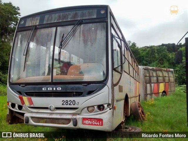 Sucata e Desmanches 2820-7 na cidade de Curitiba, Paraná, Brasil, por Ricardo Fontes Moro. Número da foto: #11592617.