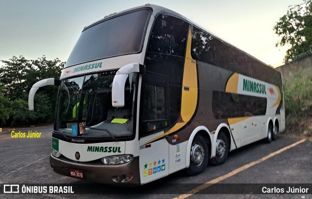 MinasSul - Minastur - Viação Minas Tour 9000 na cidade de Caldas Novas, Goiás, Brasil, por Carlos Júnior. ID da foto: 11593427.