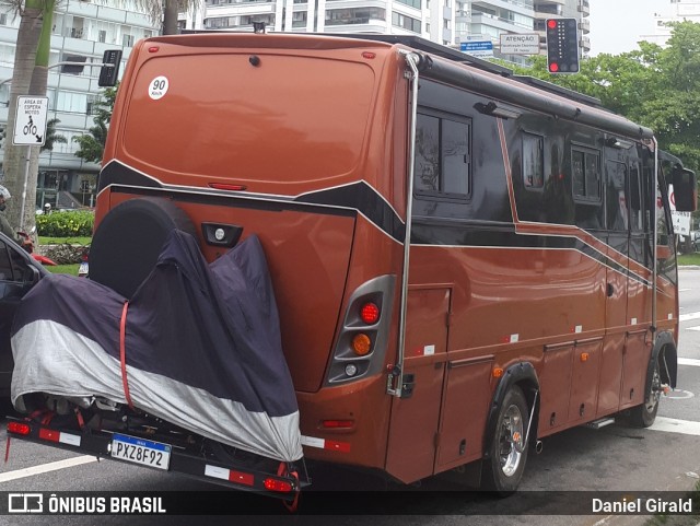 Motorhomes 8592 na cidade de Florianópolis, Santa Catarina, Brasil, por Daniel Girald. ID da foto: 11663238.