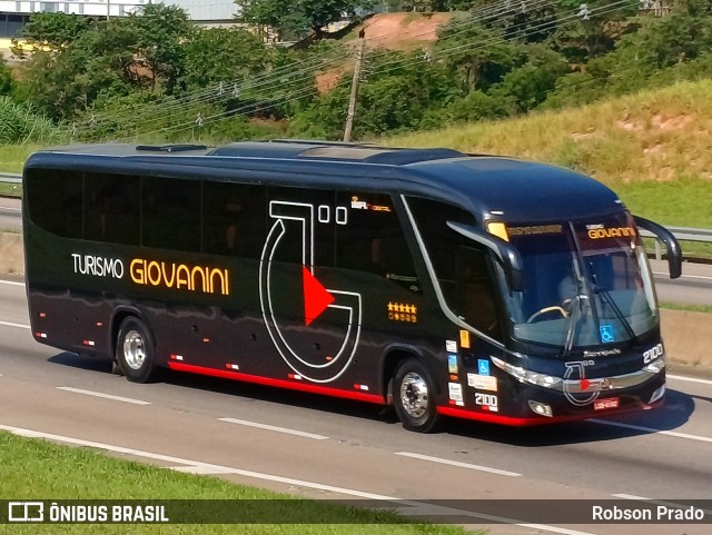 Turismo Giovanini 2100 na cidade de São José dos Campos, São Paulo, Brasil, por Robson Prado. ID da foto: 11664161.