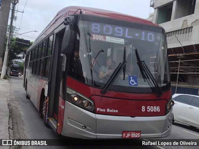 Auto Viação Transcap 8 5086 na cidade de São Paulo, São Paulo, Brasil, por Rafael Lopes de Oliveira. ID da foto: 11663821.