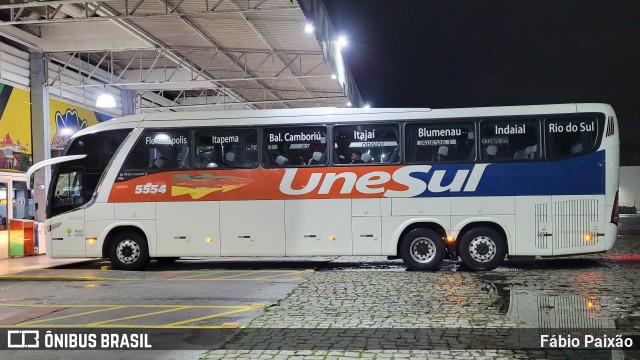 Unesul de Transportes 5554 na cidade de Balneário Camboriú, Santa Catarina, Brasil, por Fábio Paixão. Número da foto: #11662834.
