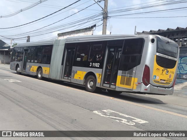 Viação Metrópole Paulista - Zona Leste 3 1102 na cidade de São Paulo, São Paulo, Brasil, por Rafael Lopes de Oliveira. Número da foto: #11604314.
