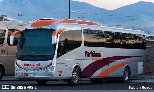 Destinos Parhíkuni 5006 na cidade de Morelia, Michoacán, México, por Fabián Reyes. ID da foto: 11603585.