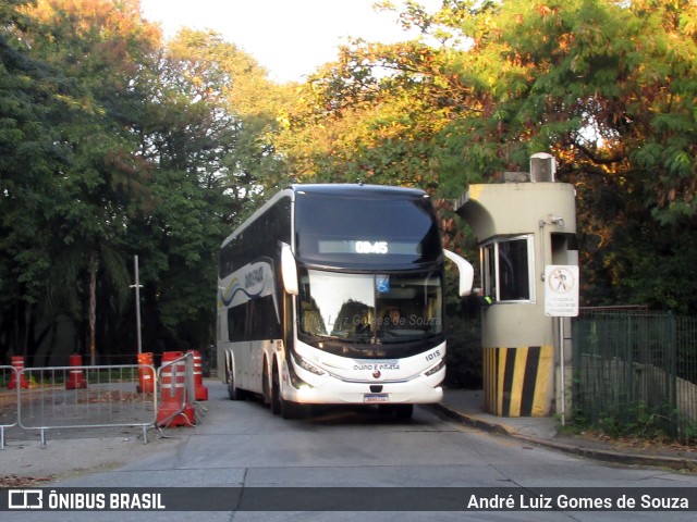 Viação Ouro e Prata 1015 na cidade de São Paulo, São Paulo, Brasil, por André Luiz Gomes de Souza. ID da foto: 11609307.