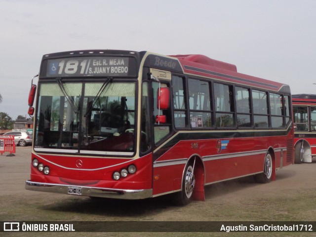 Transportes Siglo XXI 242 na cidade de Malvinas Argentinas, Malvinas Argentinas, Buenos Aires, Argentina, por Agustin SanCristobal1712. Número da foto: #11609457.