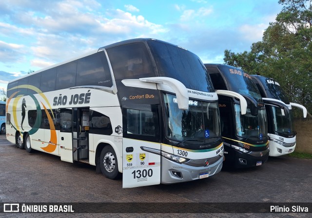 Expresso São José 1300 na cidade de Tramandaí, Rio Grande do Sul, Brasil, por Plinio Silva. Número da foto: #11607812.