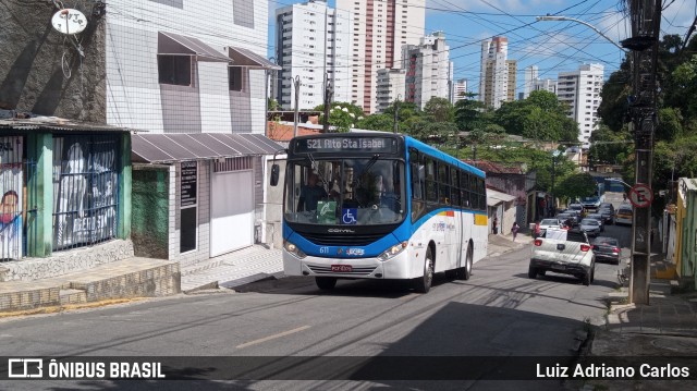 Consórcio Recife 611 na cidade de Recife, Pernambuco, Brasil, por Luiz Adriano Carlos. ID da foto: 11608559.