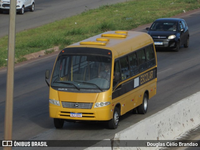 Escolares 2D96 na cidade de Belo Horizonte, Minas Gerais, Brasil, por Douglas Célio Brandao. Número da foto: #11667078.