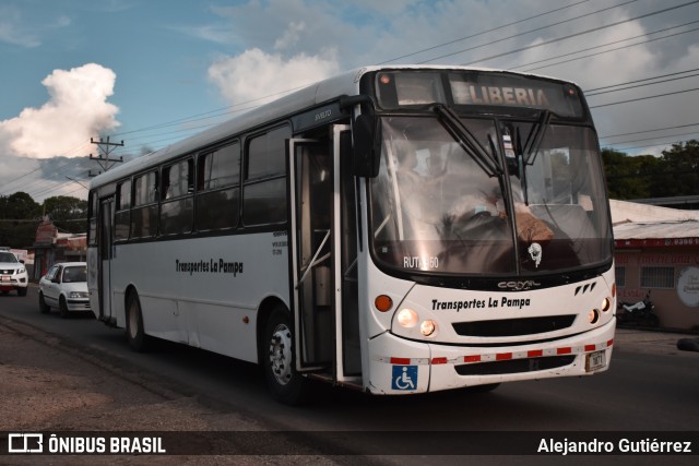 Transportes La Pampa S.A. GB na cidade de Santa Cruz, Guanacaste, Costa Rica, por Alejandro Gutiérrez. Número da foto: #11689456.