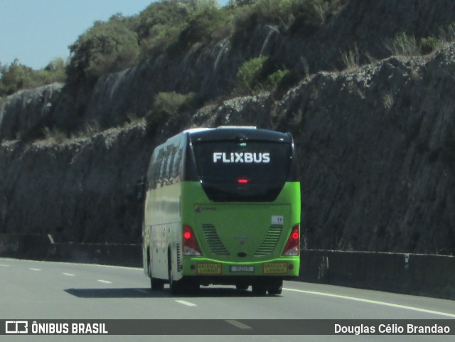 FlixBus 5111 na cidade de Santarém, Portugal, por Douglas Célio Brandao. ID da foto: 11696776.