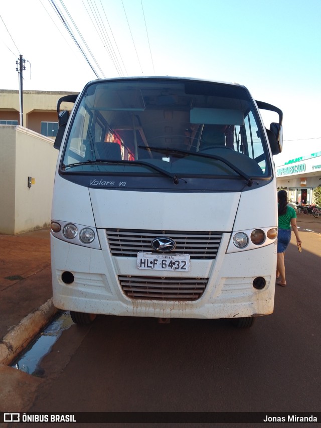 Ônibus Particulares  na cidade de Inaciolândia, Goiás, Brasil, por Jonas Miranda. Número da foto: #11697883.