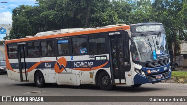 Viação Novacap B51602 na cidade de Rio de Janeiro, Rio de Janeiro, Brasil, por Guilherme Breda. ID da foto: 11698108.