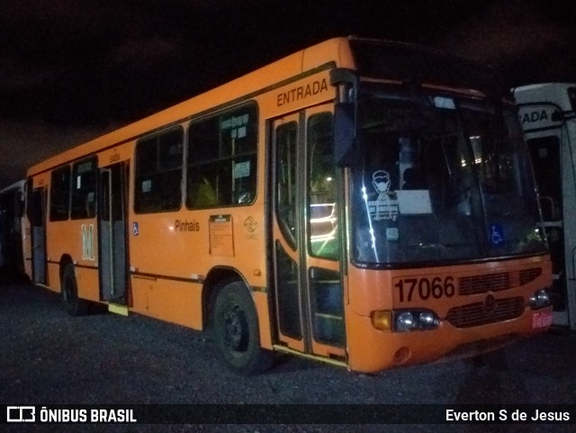 Expresso Azul 17066 na cidade de Pinhais, Paraná, Brasil, por Everton S de Jesus. ID da foto: 11700515.