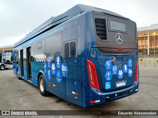 Mercedes-Benz eO500U na cidade de São Paulo, São Paulo, Brasil, por Eduardo Vasconcelos. ID da foto: 11702918.