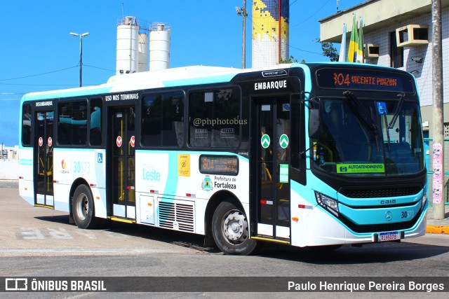 Via Urbana 30373 na cidade de Fortaleza, Ceará, Brasil, por Paulo Henrique Pereira Borges. Número da foto: #11701557.