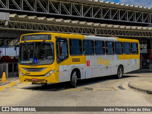 Plataforma Transportes 30060 na cidade de Salvador, Bahia, Brasil, por André Pietro  Lima da Silva. Número da foto: #11702324.