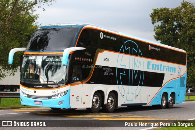 Emtram 5370 na cidade de Barra do Piraí, Rio de Janeiro, Brasil, por Paulo Henrique Pereira Borges. Número da foto: #11701615.