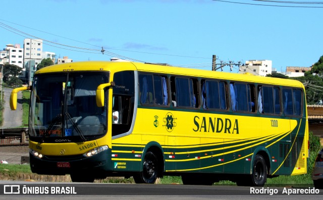 Viação Sandra 1300 na cidade de Conselheiro Lafaiete, Minas Gerais, Brasil, por Rodrigo  Aparecido. Número da foto: #11705422.