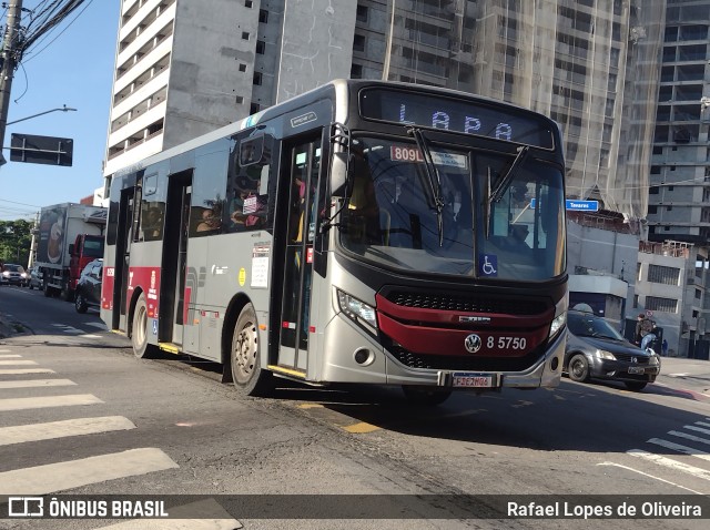 Auto Viação Transcap 8 5750 na cidade de São Paulo, São Paulo, Brasil, por Rafael Lopes de Oliveira. ID da foto: 11704629.